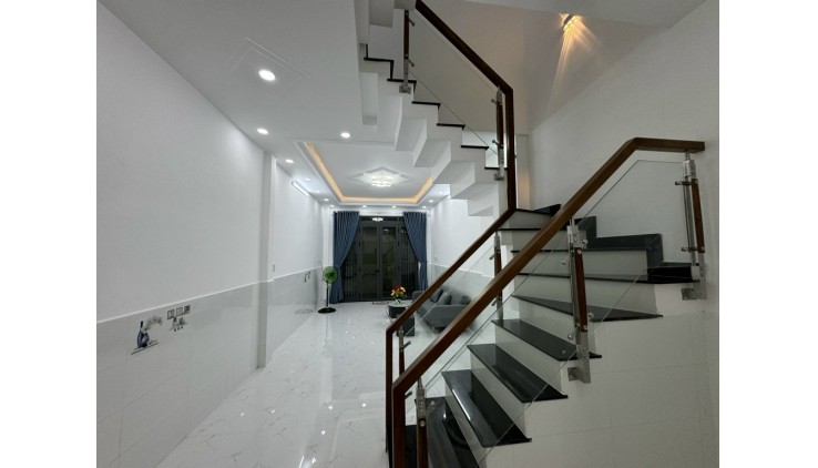 NGAY NGÃ TƯ 4 XÃ - TÂN HOÀ ĐÔNG - NHÀ 3 TẦNG MỚI - 42M2 - 3 PHÒNG NGỦ - HẺM ĐẸP THÔNG - SỔ NỞ HẬU HOÀN CÔNG ĐỦ -  GIÁ CHỈ 4 TỶ